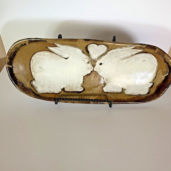 Glazed Pottery Platter Bunnies/Heart Theme Tan/Brown Oval shape 15.5" Handmade - Picture 9 of 12